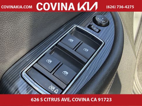 Used 2017 Chevrolet Impala LT image 13