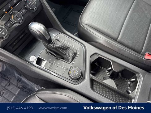 Used 2021 Volkswagen Tiguan SE w/ Panoramic Sunroof Package AWD/4WD image 16