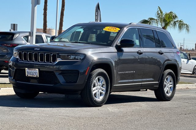Certified 2023 Jeep Grand Cherokee Laredo RWD image 8