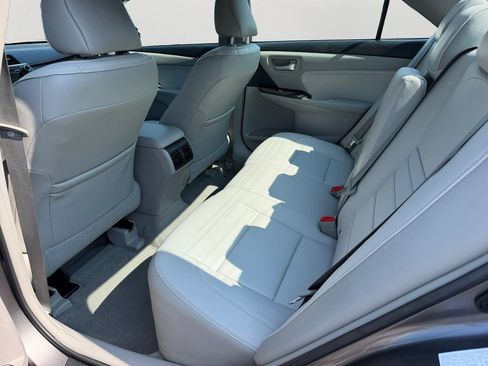 Used 2017 Toyota Camry XLE FWD image 12