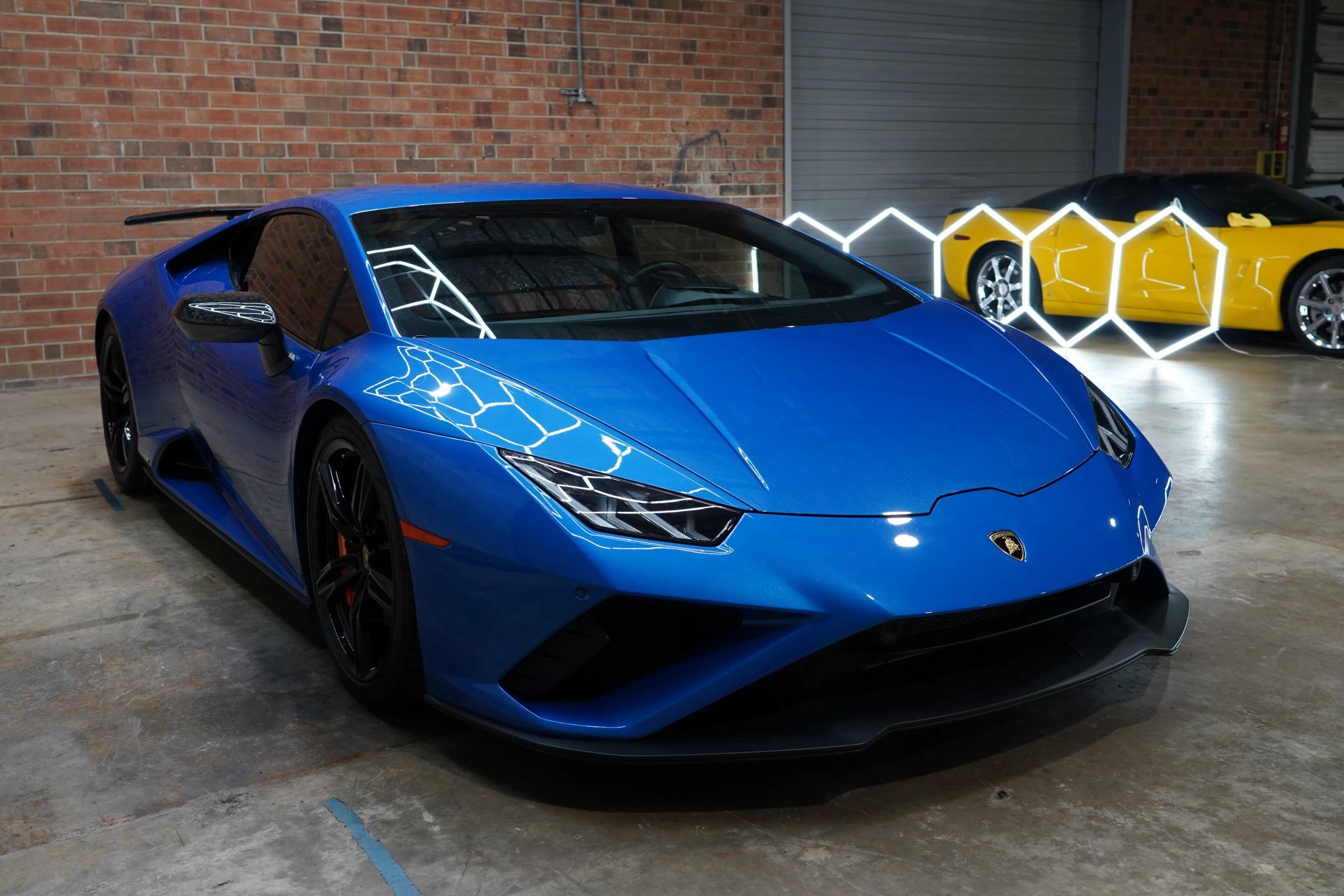 Used 2020 Lamborghini Huracan EVO RWD image 5