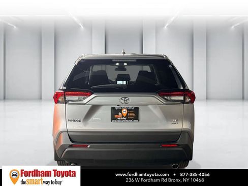 Used 2023 Toyota RAV4 LE AWD/4WD image 6