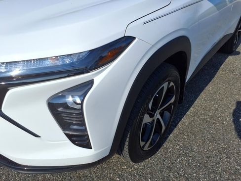 Used 2024 Chevrolet Trax RS w/ Driver Confidence Package image 8