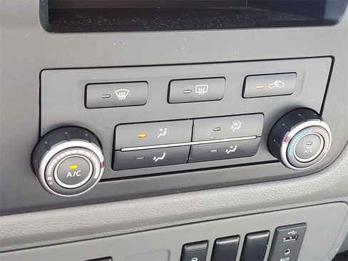 Used 2017 Nissan NV 3500 SV w/ SV Technology Package image 21