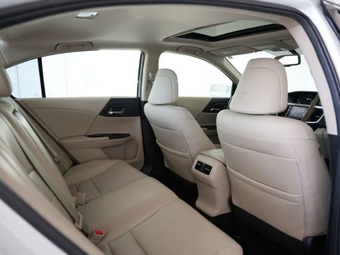 Used 2016 Honda Accord EX-L image 41