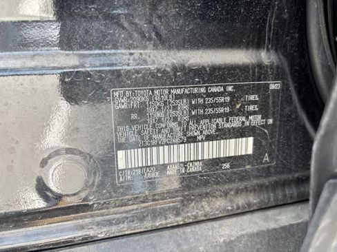 Used 2023 Toyota RAV4 XLE Premium FWD image 23