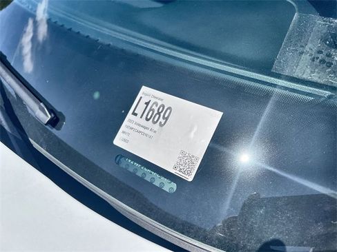 Used 2023 Volkswagen Atlas SE image 33