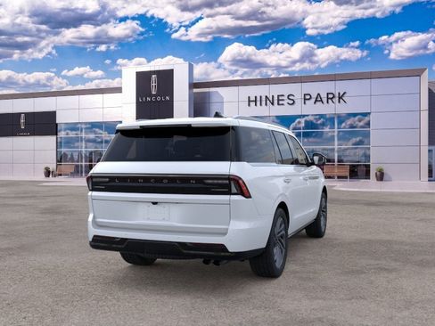 New 2026 Lincoln Navigator Reserve AWD/4WD image 8