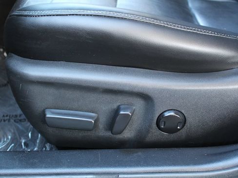 Used 2015 Toyota Camry XLE w/ Moonroof Package FWD image 31
