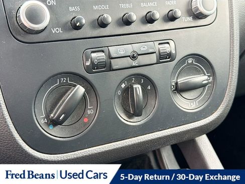 Used 2009 Volkswagen Jetta SE FWD image 15