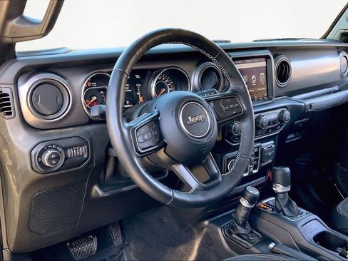 Used 2021 Jeep Gladiator Sport image 12