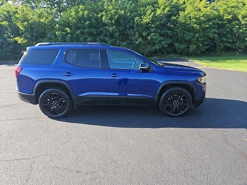 Used 2023 GMC Acadia SLT w/ Elevation Edition image 8