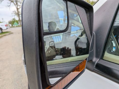 Used 2017 Ford Expedition EL XLT w/ Equipment Group 202A image 11