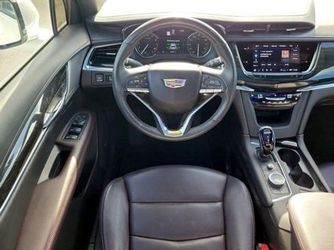 Used 2023 Cadillac XT6 Premium Luxury FWD image 13