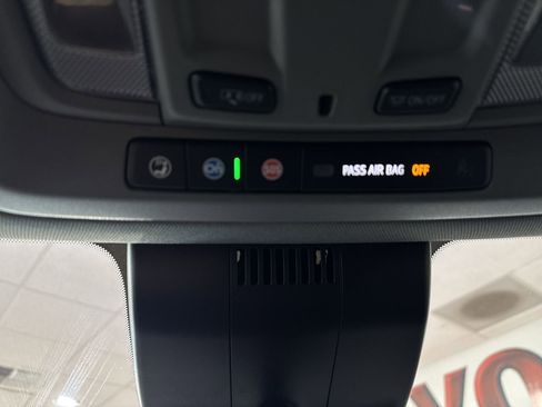 Used 2022 Chevrolet Silverado 1500 Custom image 16