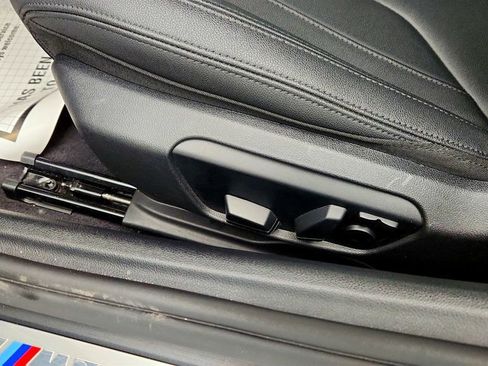 Used 2025 BMW Z4 sDrive30i w/ Premium Package image 12