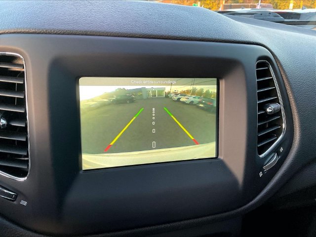 Used 2019 Jeep Compass Latitude w/ Popular Equipment Group AWD/4WD image 27
