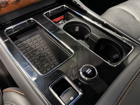 Used 2025 Lincoln Aviator Black Label image 12