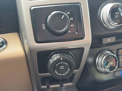 Used 2016 Ford F150 Lariat w/ Equipment Group 502A Luxury AWD/4WD image 36