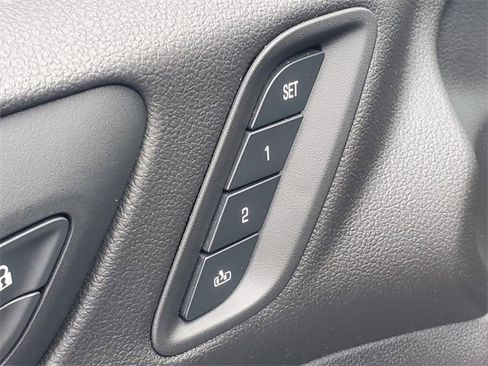 Used 2022 GMC Acadia SLT w/ Preferred Package image 17