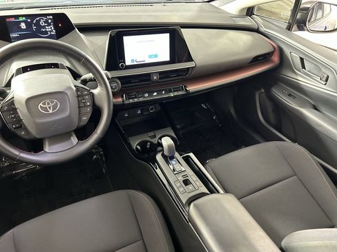 Used 2025 Toyota Prius Plug-In Hybrid FWD image 23