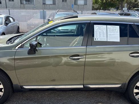 Used 2017 Subaru Outback 3.6R Touring AWD/4WD image 3