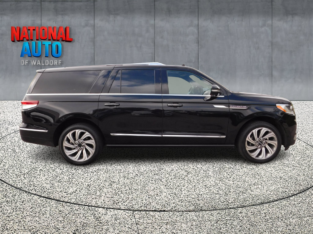 Used 2022 Lincoln Navigator L Reserve AWD/4WD image 4
