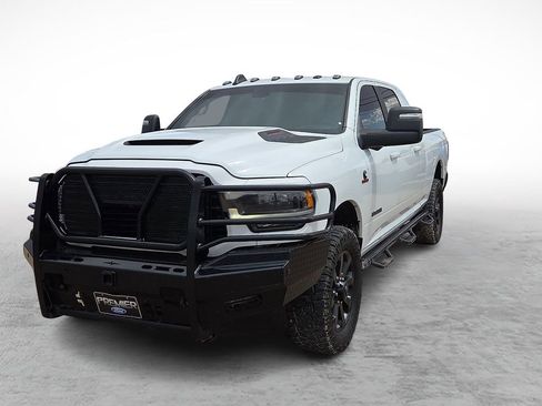 Used 2023 RAM 2500 Laramie w/ Night Edition AWD/4WD image 4