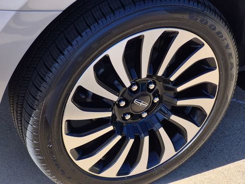 Used 2023 Lincoln Navigator Black Label AWD/4WD image 7