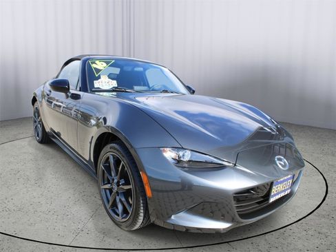 Used 2016 MAZDA MX-5 Miata Club image 1