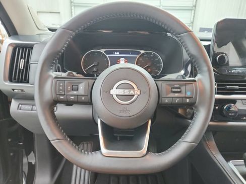 Used 2025 Nissan Pathfinder SL w/ SL Premium Package AWD/4WD image 25