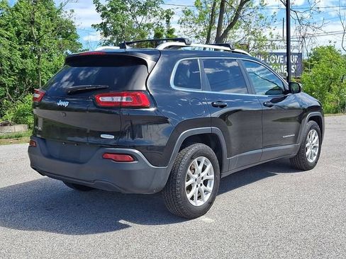 Used 2017 Jeep Cherokee Latitude AWD/4WD image 6
