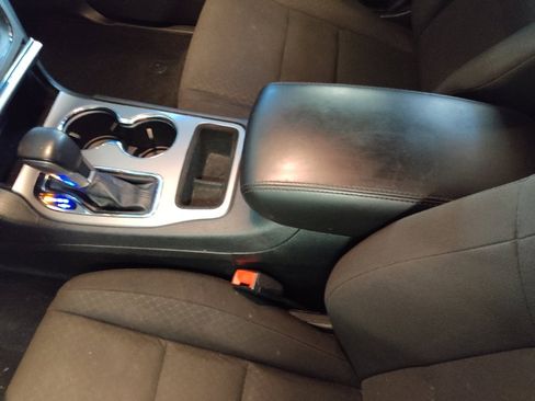 Used 2021 Jeep Grand Cherokee Laredo image 26