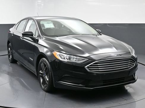 Used 2018 Ford Fusion S image 3