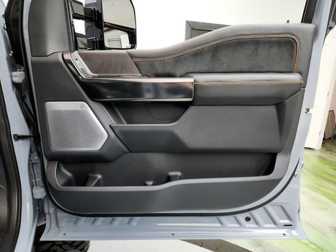 Used 2024 Ford F450 Platinum w/ FX4 Off-Road Package AWD/4WD image 26