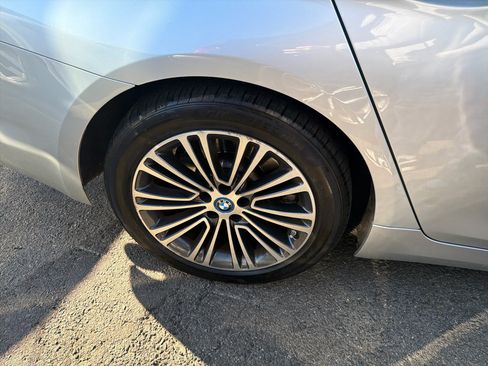 Used 2019 BMW 530e xDrive image 5