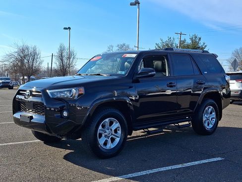 Certified 2023 Toyota 4Runner SR5 Premium image 3