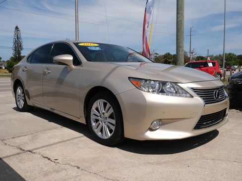 Used 2015 Lexus ES 350 w/ Premium Package FWD image 3