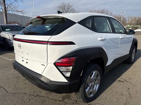 New 2026 Hyundai Kona SE image 9
