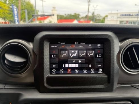 Used 2023 Jeep Wrangler Unlimited w/ Cold Weather Group AWD/4WD image 36