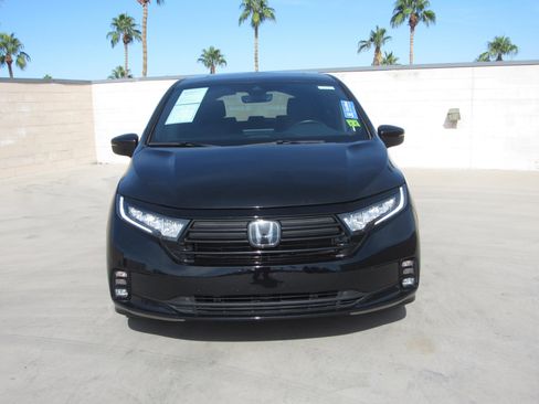 Certified 2023 Honda Odyssey Sport image 3