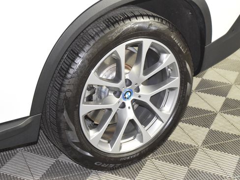 Used 2025 BMW X5 xDrive50e image 47