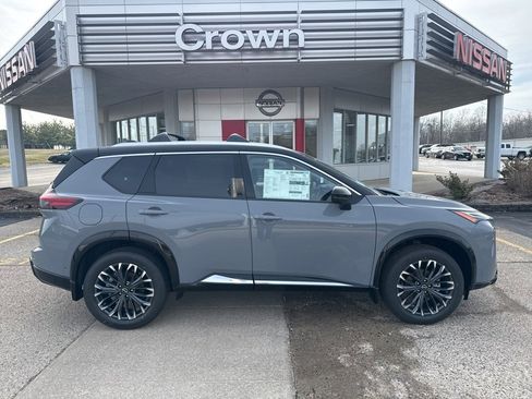 New 2026 Nissan Rogue Platinum w/ Platinum Premium Package image 3