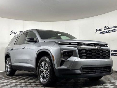 New 2025 Chevrolet Traverse LT w/ Driver Confidence Package image 5