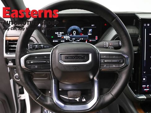 Used 2025 GMC Yukon XL Denali AWD/4WD image 10