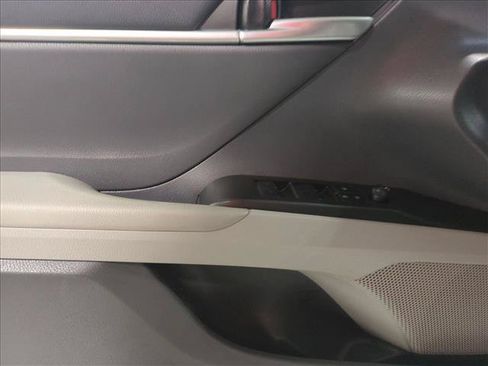 Used 2023 Toyota Camry SE w/ Convenience Package FWD image 11