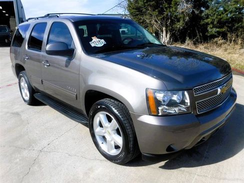 Used 2013 Chevrolet Tahoe LS image 2