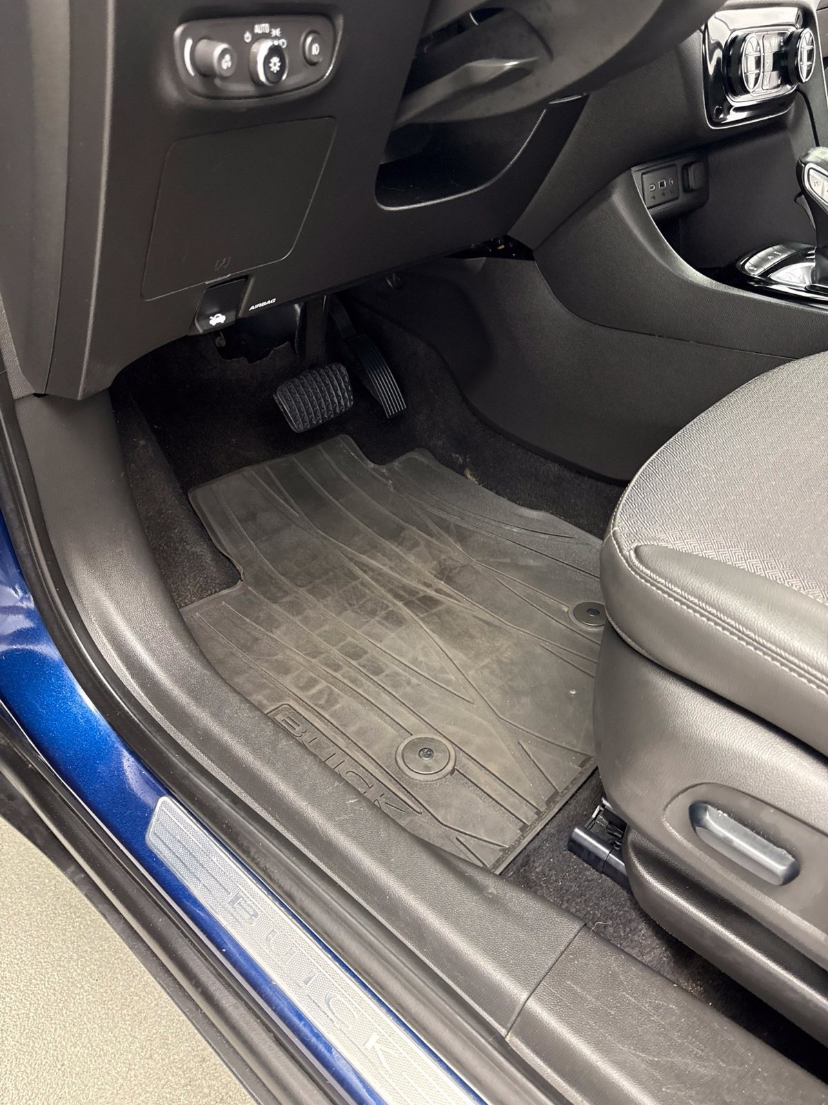 Used 2023 Buick Encore GX Select FWD image 11