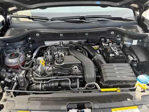 Certified 2023 Volkswagen Taos SE image 22