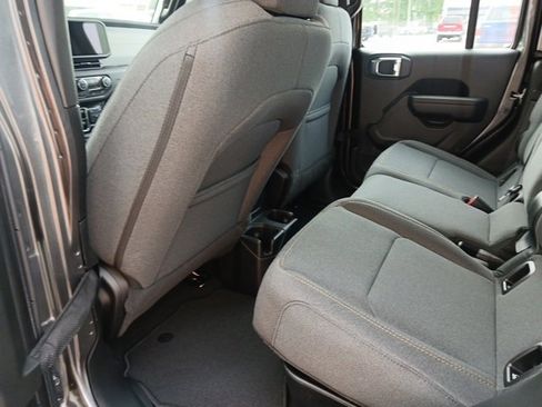 New 2025 Jeep Gladiator Sport image 20